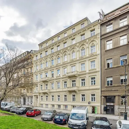 Museum View-prague 1-cozy-2 Brs-lift-netflix Apartmán Praha