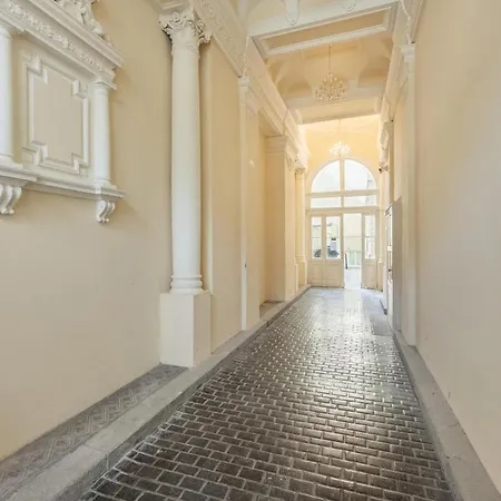 Museum View-prague 1-cozy-2 Brs-lift-netflix *